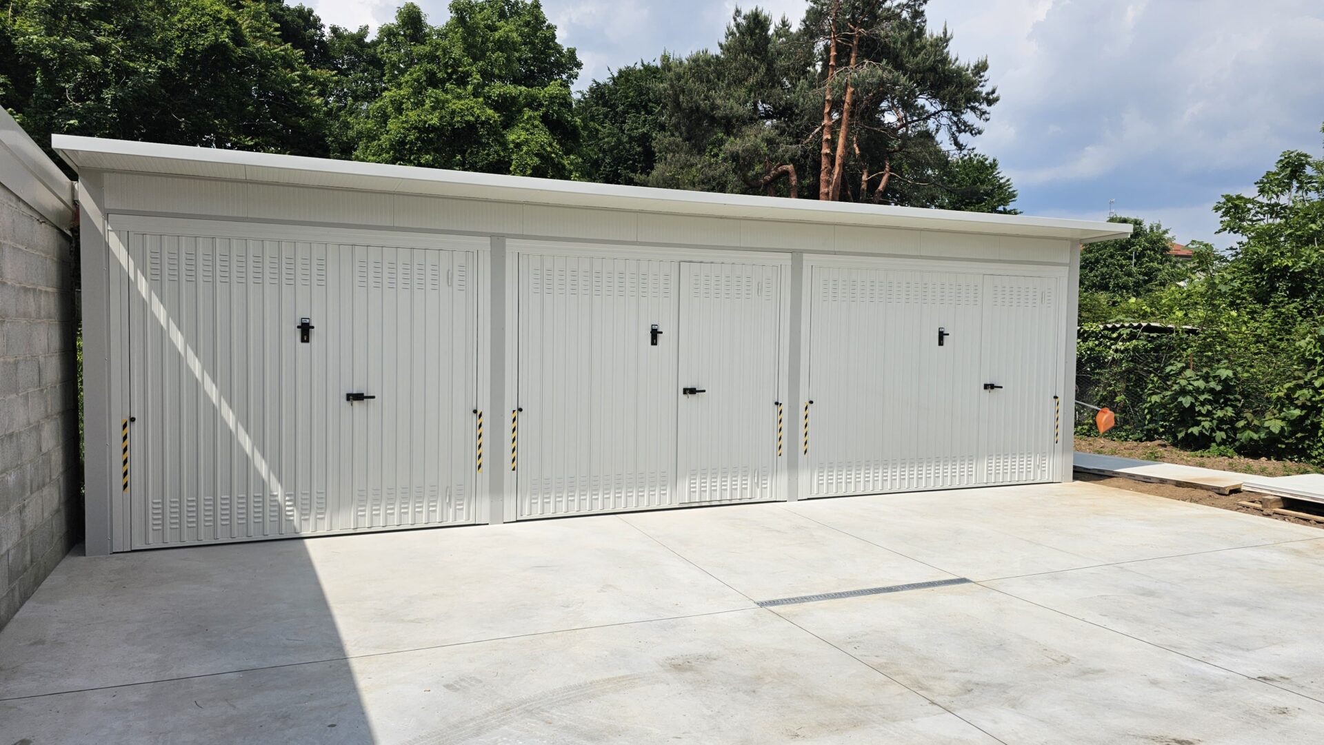 GARAGE PREFABBRICATO TRIPLO 6 X 9 METRI - immagine 2